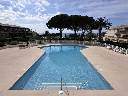 Appartement T2 avec piscine et vue mer proche plages - FR-1-768-76