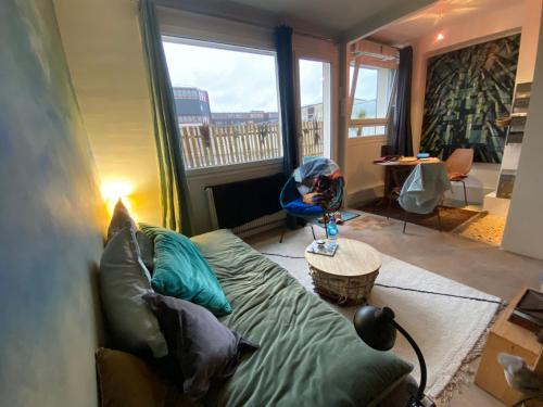 Grand studio avec Parking Montparnasse Paris 14e