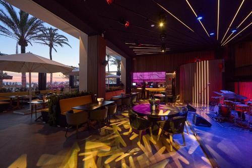 Εστιατόριο ή άλλο μέρος για φαγητό στο Universal Hotel Neptuno - Adults Only