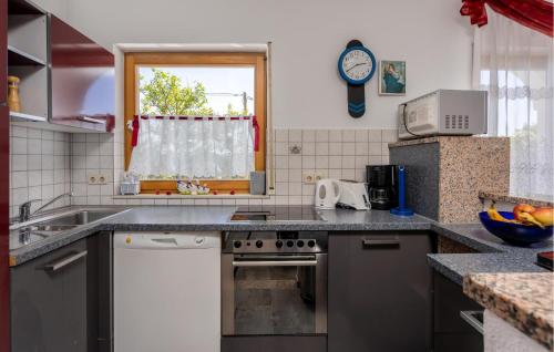 Nice Apartment In Crikvenica