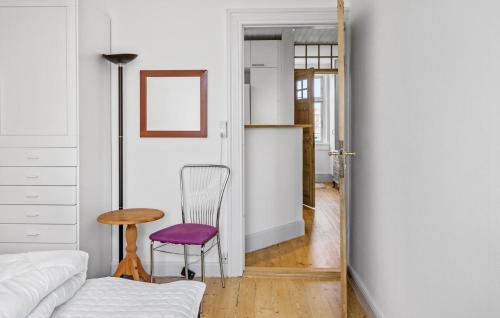 2 Bedroom Nice Apartment In Vordingborgにあるベッド