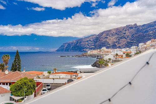 2BDR Ocean View & Large PRIVATE Terrace in Puerto de Santiago