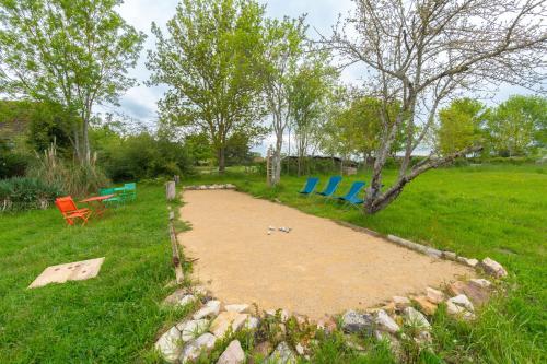 Κήπος έξω από το Bed and Bourgogne