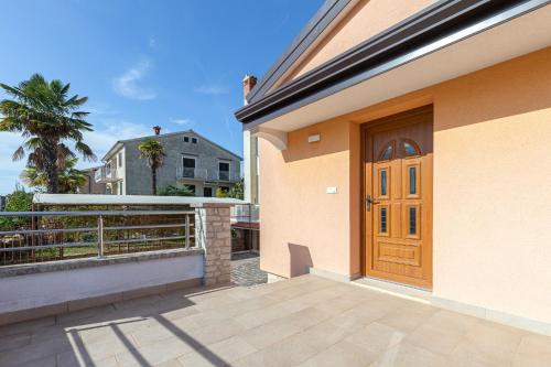 House near the sea & city center - pet friendly