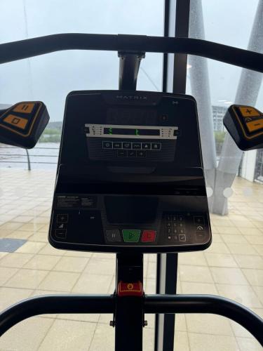 Penthouse height Flat, City View Balcony, Quiet, Free Wifi, Gym & More Minimalistic Home photo 40