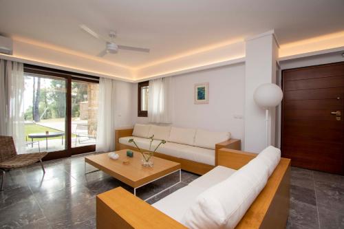 Gallery image of Beyond the Pines Elani Villa by Halkidiki Villas in Elani