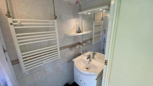 Koupelna v ubytování VZ890 Vakantiehuis in Renesse