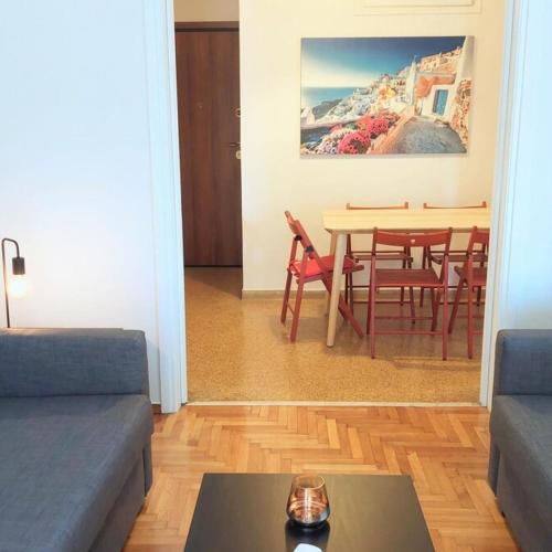 Sunny apartment in Acropolis
