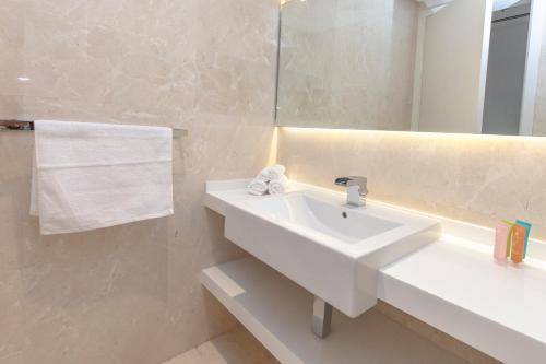 Fotografie z fotogalerie ubytování Stella Stays Stunning & Luxurious 4BDR Penthouse Dubai Marina v Dubaji
