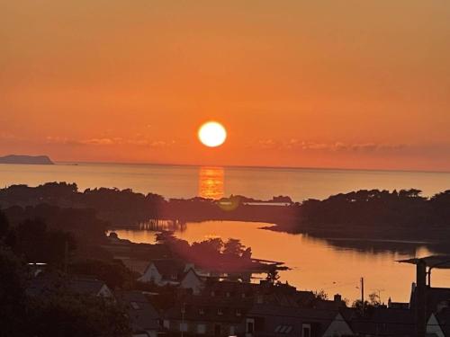 Photo de la galerie de l'établissement bellevue, Vue Panoramique Flipper, Billard, jeux, à Penvénan