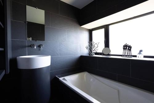 Ένα μπάνιο στο bellevue, Vue Panoramique Flipper, Billard, jeux