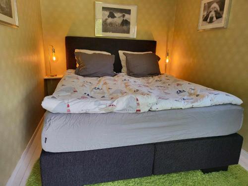 Afbeelding uit fotogalerij van Minihus med stor trädgårdstomt nära golf och hav in Trosa