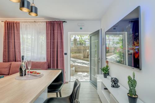 Modern two-bedroom apartment Iva Stobrec