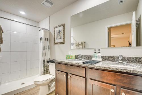 Koupelna v ubytování Palm Coast Duplex with Screened Patio, Near Beaches!