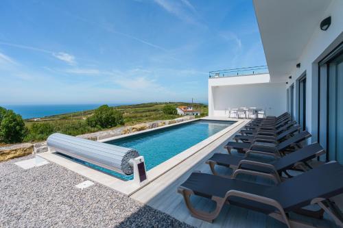 Kolam renang di atau dekat dengan Axess Villa with panoramic ocean view