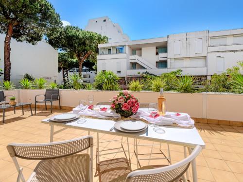 Apartment Antinéa-4 by Interhome