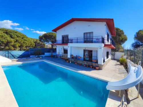 Foto Casa con piscina privada en Sant Pol de Mar 1