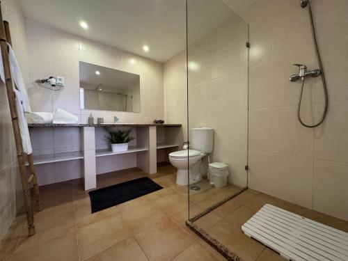 Ένα μπάνιο στο Happy Silva Guesthouse