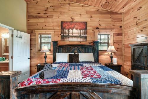 Mountain-View Cabin Hot Tub, Game Room, 4 Suites photo 3