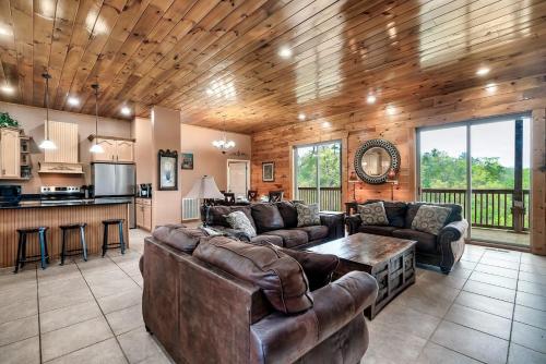 Mountain-View Cabin Hot Tub, Game Room, 4 Suites photo 5