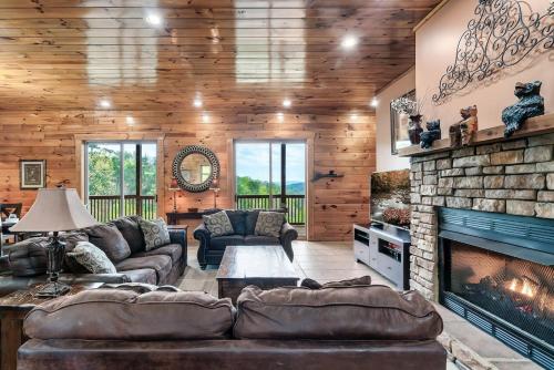Mountain-View Cabin Hot Tub, Game Room, 4 Suites photo 24