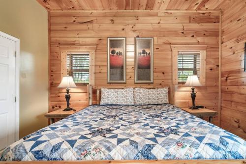Mountain-View Cabin Hot Tub, Game Room, 4 Suites photo 33