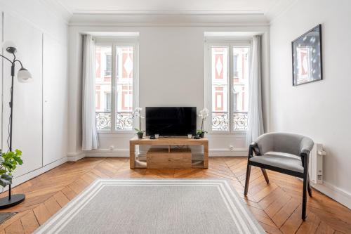 Big apartment 2BR Arc de Triomphe 4-6p