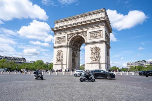 Big apartment 2BR Arc de Triomphe 4-6p