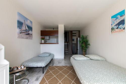 Spacieux studio cabine-Parking gratuit-Clim-Proche centre & Mer-Vue Port LGM