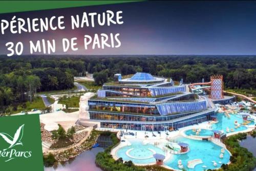 un parc aquatique dans un complexe dans l'établissement Élégant-Chic Paris 15mn / Disneyland 15mn / 6 pers /Free Parking & WIFI, à Noisy-le-Grand