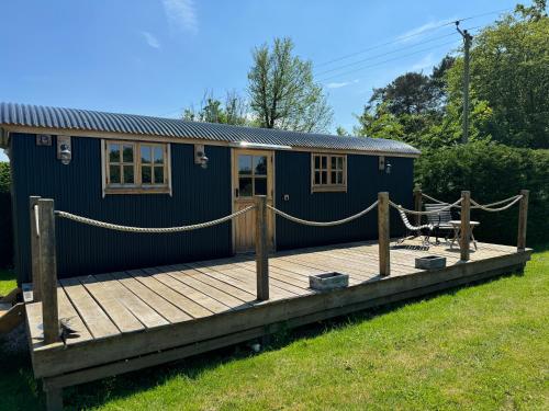 Gallery image of Luxury Shepherd's Hut - East Sussex in Horsebridge