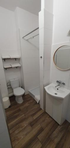 Ένα μπάνιο στο Villa 31