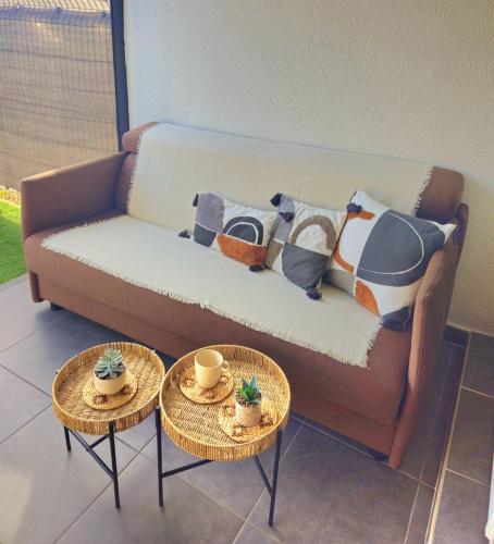 Studio, Terrasse et piscine, Proche centre et plages
