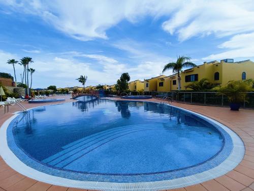 Luxury House with sea view, hottub & pool