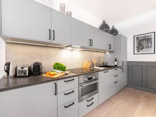 LivinParis - Luxury AC 4 Bedrooms Auteuil Eiffel I
