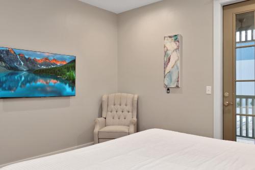Cama o camas de una habitación en Sazerac by Pristine Properties Vacation Rentals