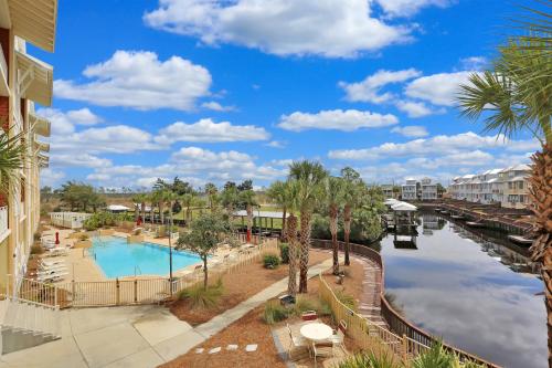 Πισίνα στο ή κοντά στο Waterside Village Condo 203 by Pristine Properties Vacation Rentals