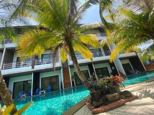 Kolam renang di atau dekat dengan Rimnatee Resort Trang