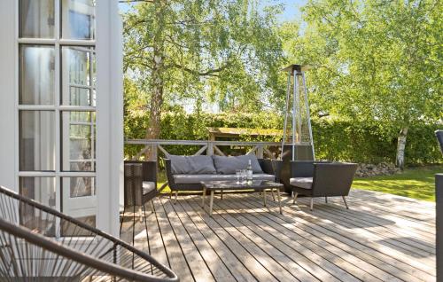 Κήπος έξω από το 2 Bedroom Awesome Home In Hornbæk