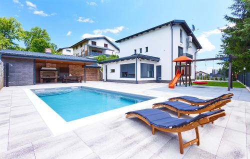 Cozy Home In Karlovac With Sauna