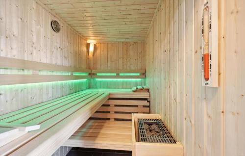 Fotografie z fotogalerie ubytování Cozy Apartment In Ovelgönne With Sauna v destinaci Ovelgönne
