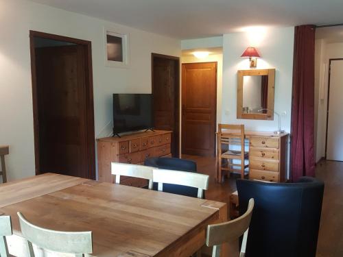 Appartement cosy avec WiFi, parking et animaux admis à Brides-les-Bains - FR-1-512-9