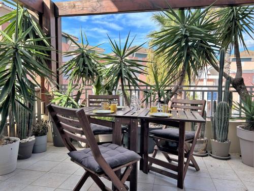 Appartement Duplex 100m Plage, Terrasse, Parking, 4 Couchages - Le Lavandou - FR-1-251-533