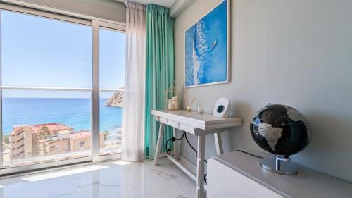 CORNELIA sea view apartment