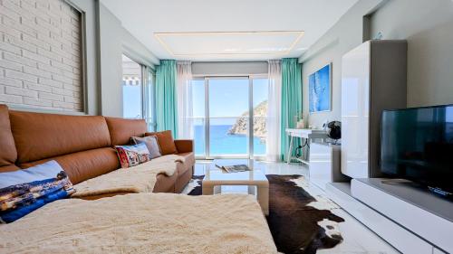 CORNELIA sea view apartment