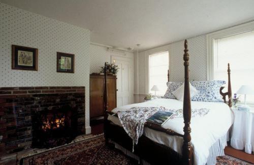 Tempat tidur dalam kamar di Clarkeston Inn