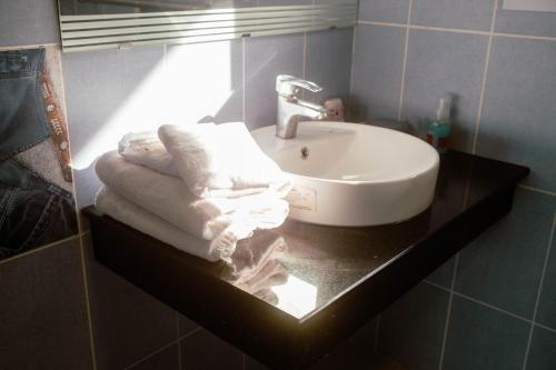 Ένα μπάνιο στο Ananas Beach Hotel