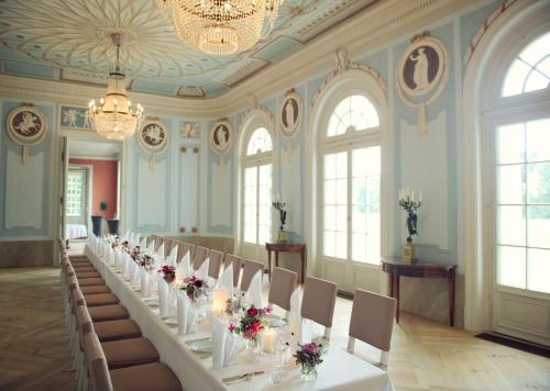 Εστιατόριο ή άλλο μέρος για φαγητό στο Hotel Schloss Neuhardenberg