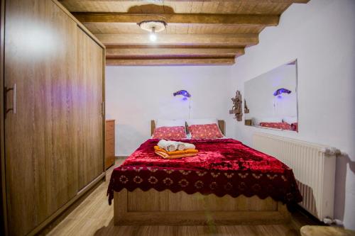 Ένα ή περισσότερα κρεβάτια σε δωμάτιο στο Farma House Vasilo - Escape Cottage Retreat