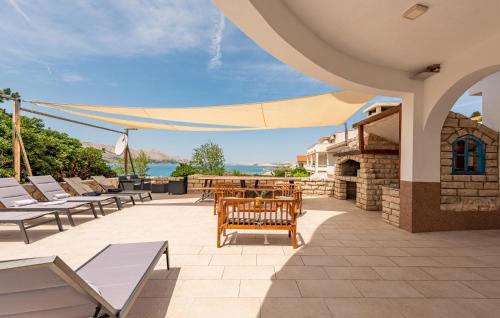 Luxurious Home In Pag